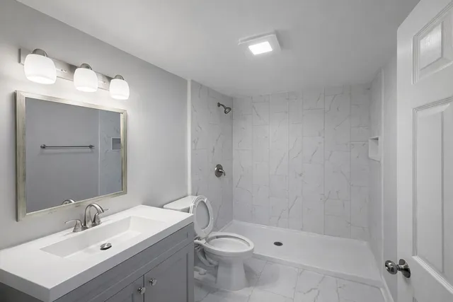 $3,000 | 146 South 9th Avenue, Unit 2, Maywood, IL 60153