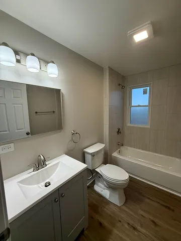 $2,900 | 146 South 9th Avenue, Unit 2, Maywood, IL 60153