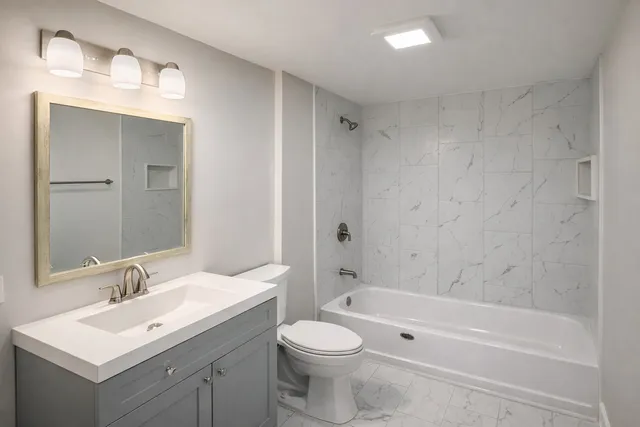 $3,000 | 146 South 9th Avenue, Unit 2, Maywood, IL 60153