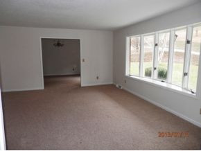 205 Clay Little Road Elizabethton, TN 37643 - Photo 4 of 24 Living Room