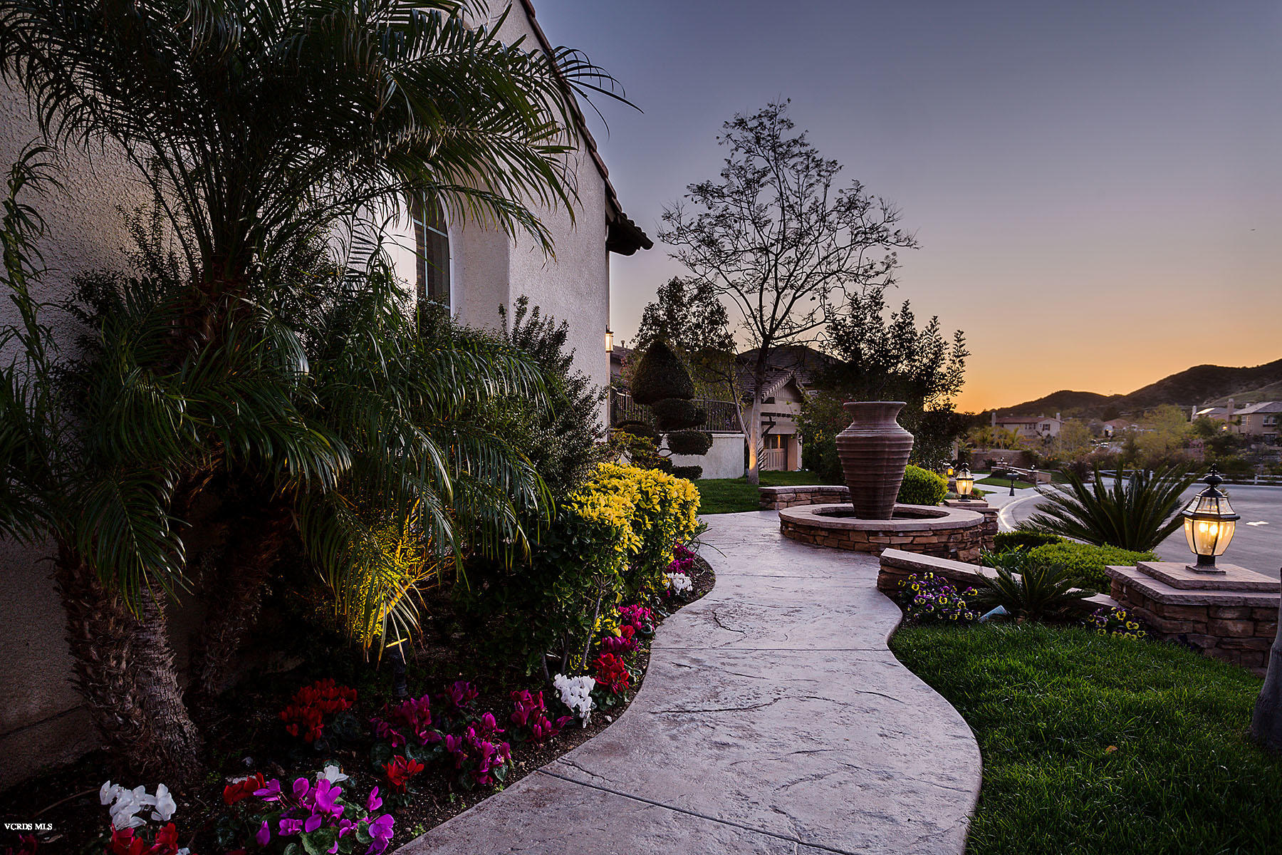 2734 Forest Grove Lane Simi Valley, CA 93065 - Photo 6 of 57 a view of outdoor sitting area