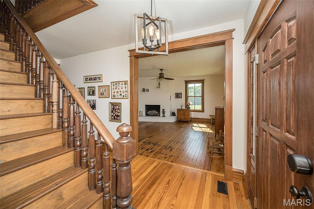 4241 Alt Road Pacific, MO 63069 - Photo 4 of 34