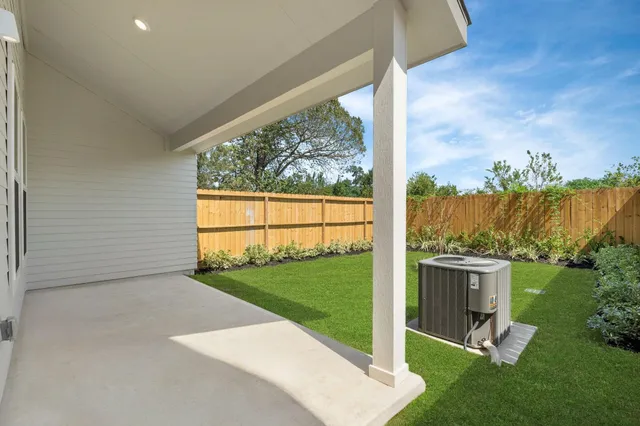 $2,500 | 5622 Bertellis Lane, Houston, TX 77091