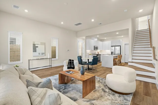 $2,500 | 5622 Bertellis Lane, Houston, TX 77091