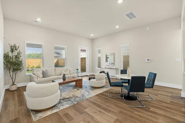 $2,500 | 5622 Bertellis Lane, Houston, TX 77091