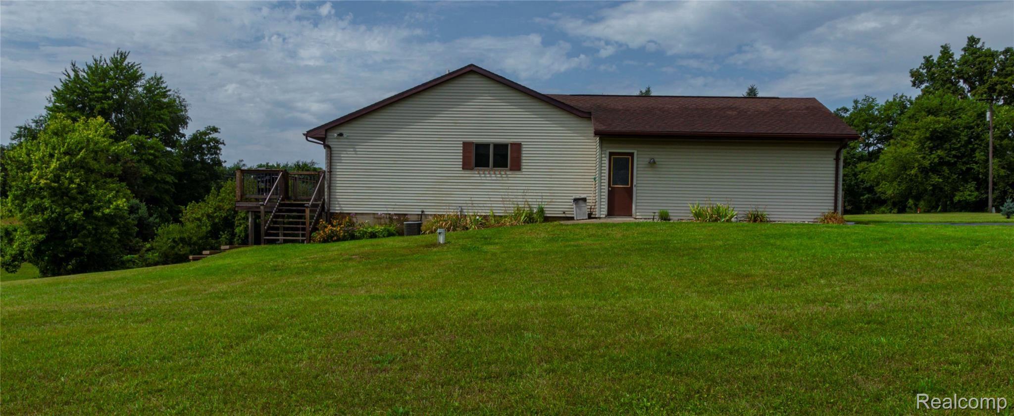 5115 Mason Road Howell, MI 48843 - Photo 2 of 8 East Side