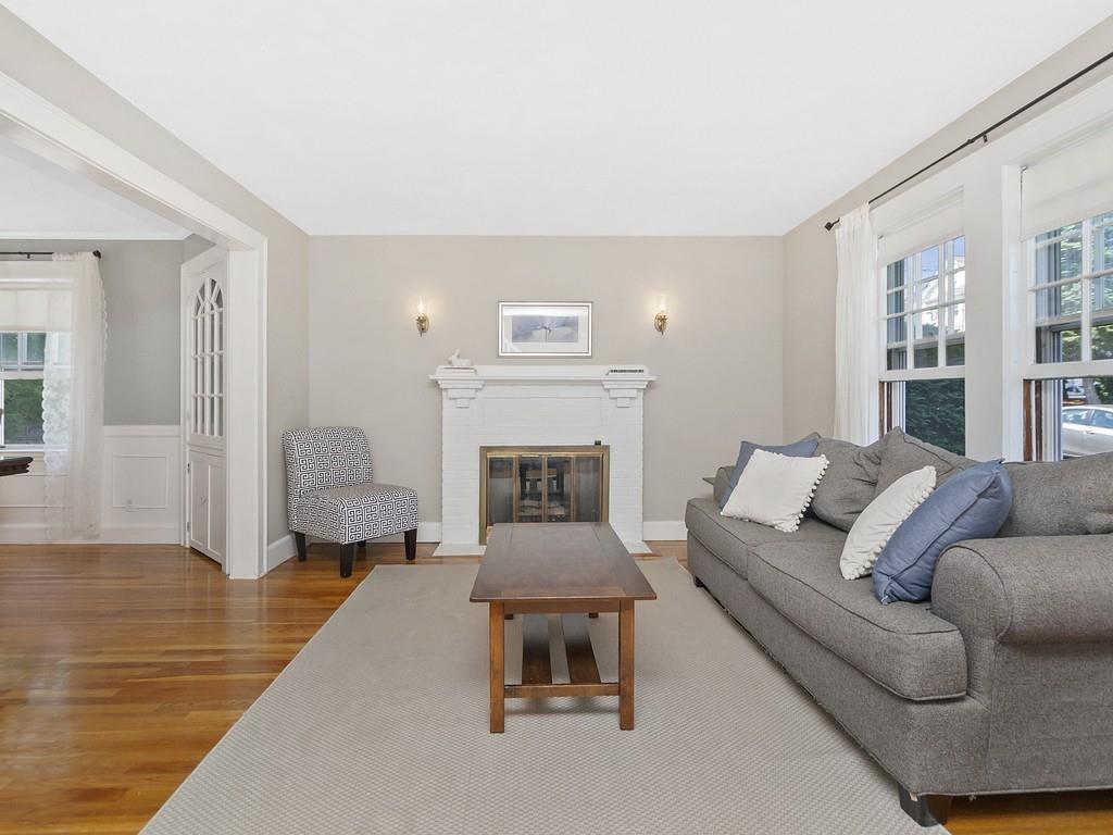 83 Barbara Road Waltham, MA 02453 - Photo 5 of 40 Gallery Image 5