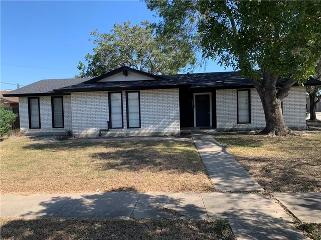 $1,750 | 1601 West Manor Drive, Corpus Christi, TX 78411