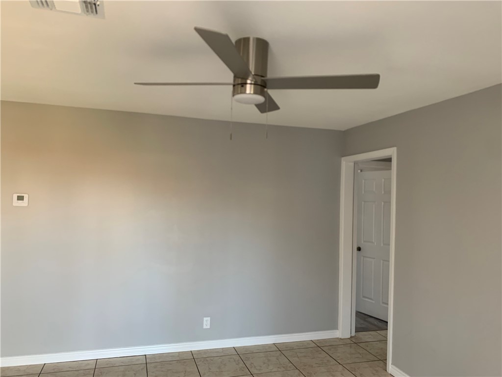 1601 West Manor Drive Corpus Christi, TX 78411 - Photo 21 of 25 a view of an empty room