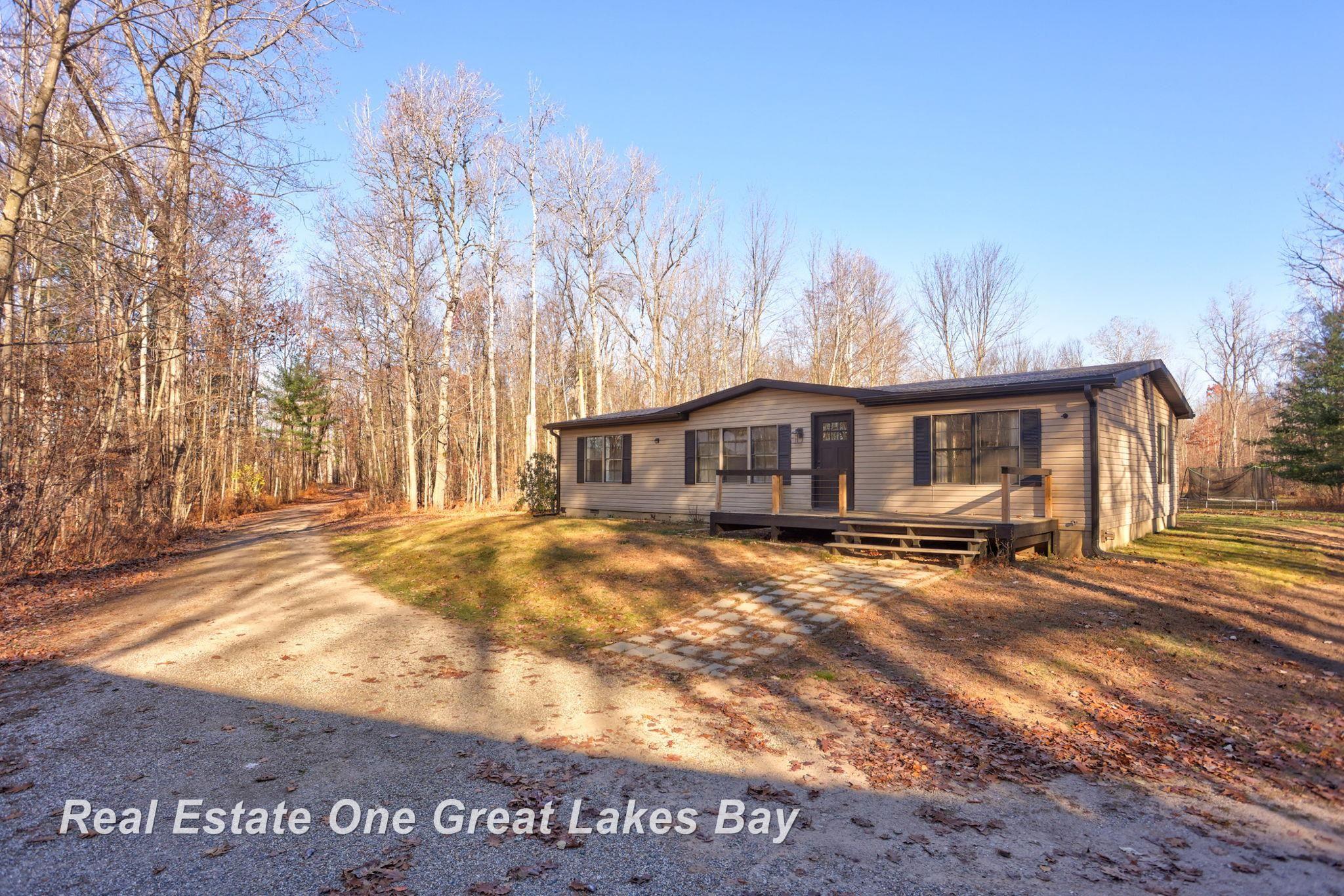 7454 North Jefferson Road Rhodes, MI 48652 - Photo 7 of 52