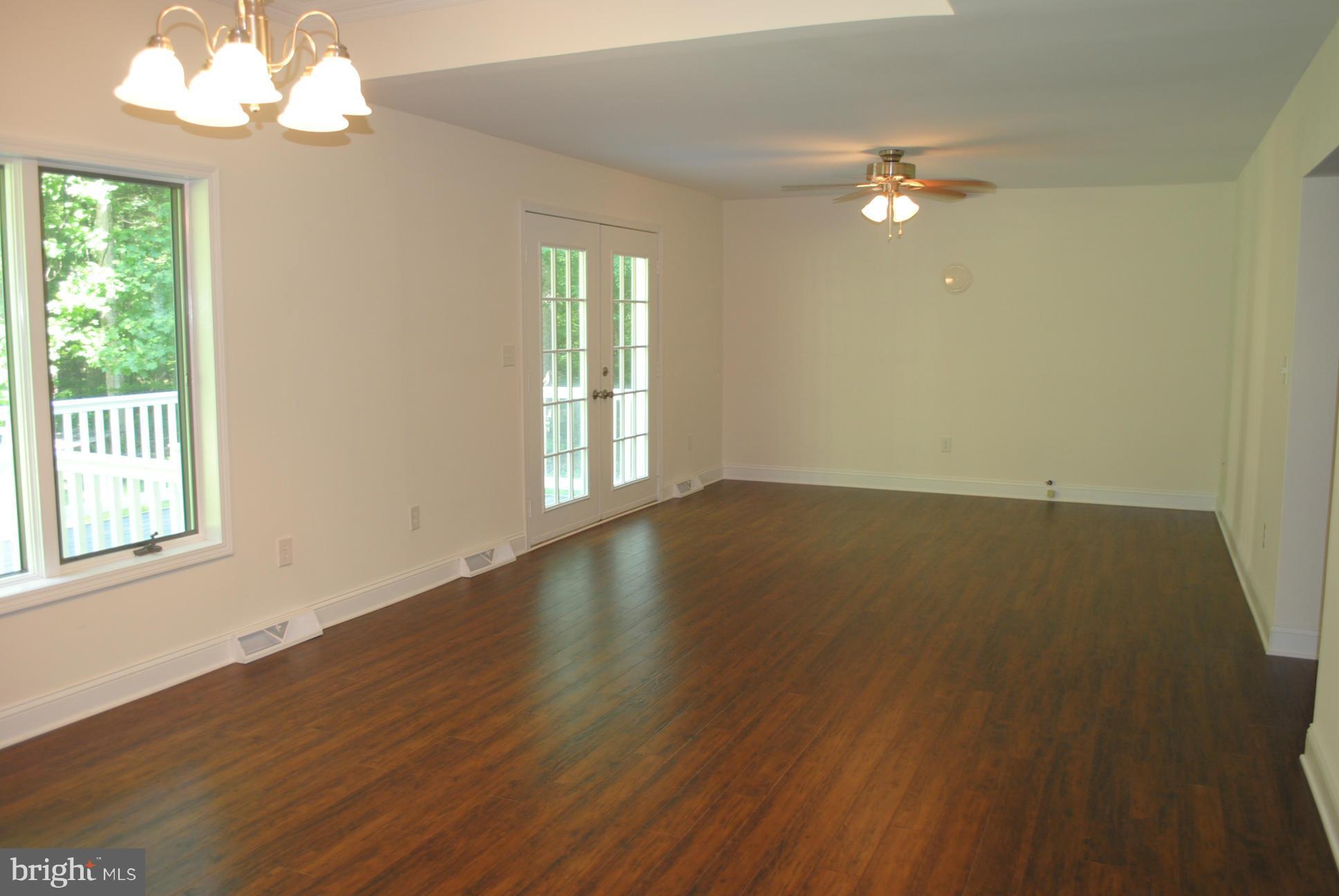 23501 Maypole Road Leonardtown, MD 20650 - Photo 10 of 24 Living Room
