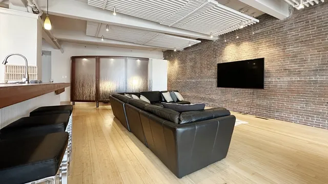 $8,500 | 90 North Washington Street, Unit 5, Boston, MA 02114