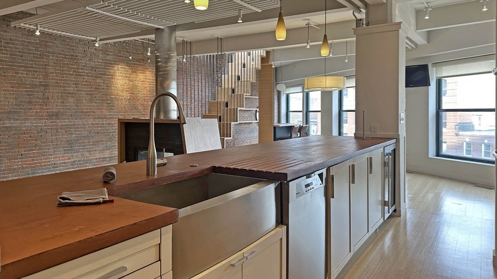 90 North Washington Street, Unit 5 Boston, MA 02114 - Photo 7 of 25