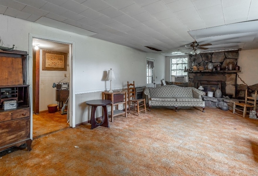 2419 Maple Street Chattanooga, TN 37406 - Photo 15 of 32 a living room with furniture and a window