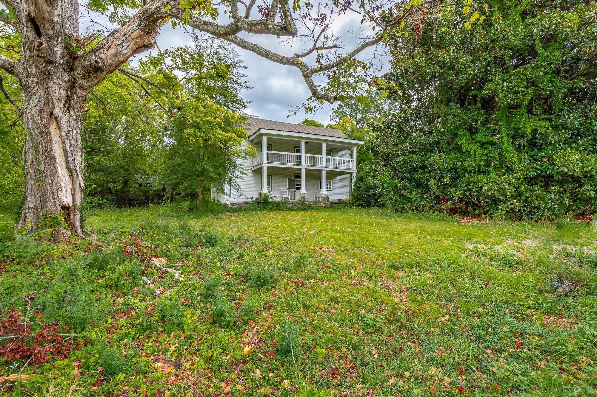 2419 Maple Street Chattanooga, TN 37406 - Photo 2 of 32 a view of a house with a yard