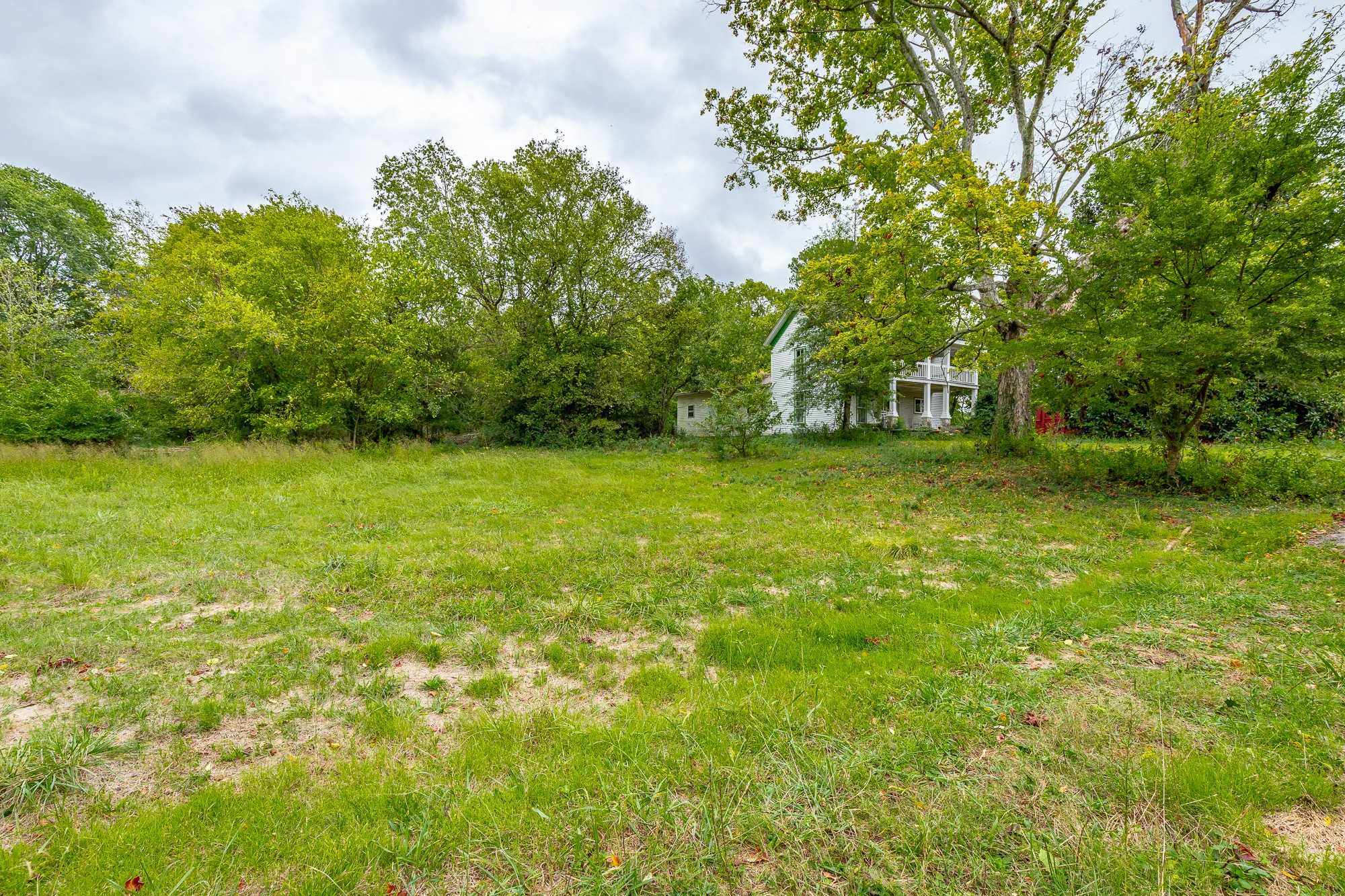2419 Maple Street Chattanooga, TN 37406 - Photo 28 of 32 a view of a green yard