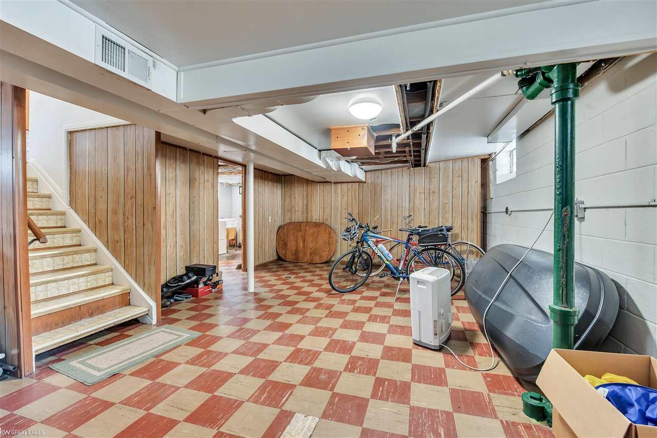 15095 Charles R Avenue Eastpointe, MI 48021 - Photo 24 of 30 50022517-23.JPG