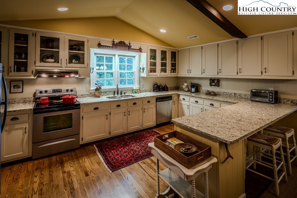 128 Red Rhododendron Road Boone, NC 28607 - Photo 11 of 45 Gallery Image 11