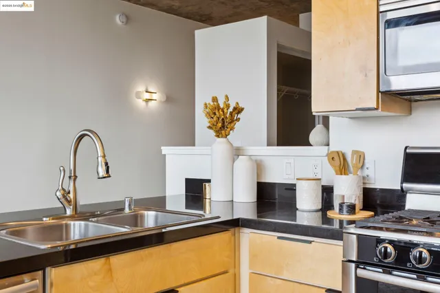 $399,000 | 311 2nd Street, Unit 505, Oakland, CA 94607