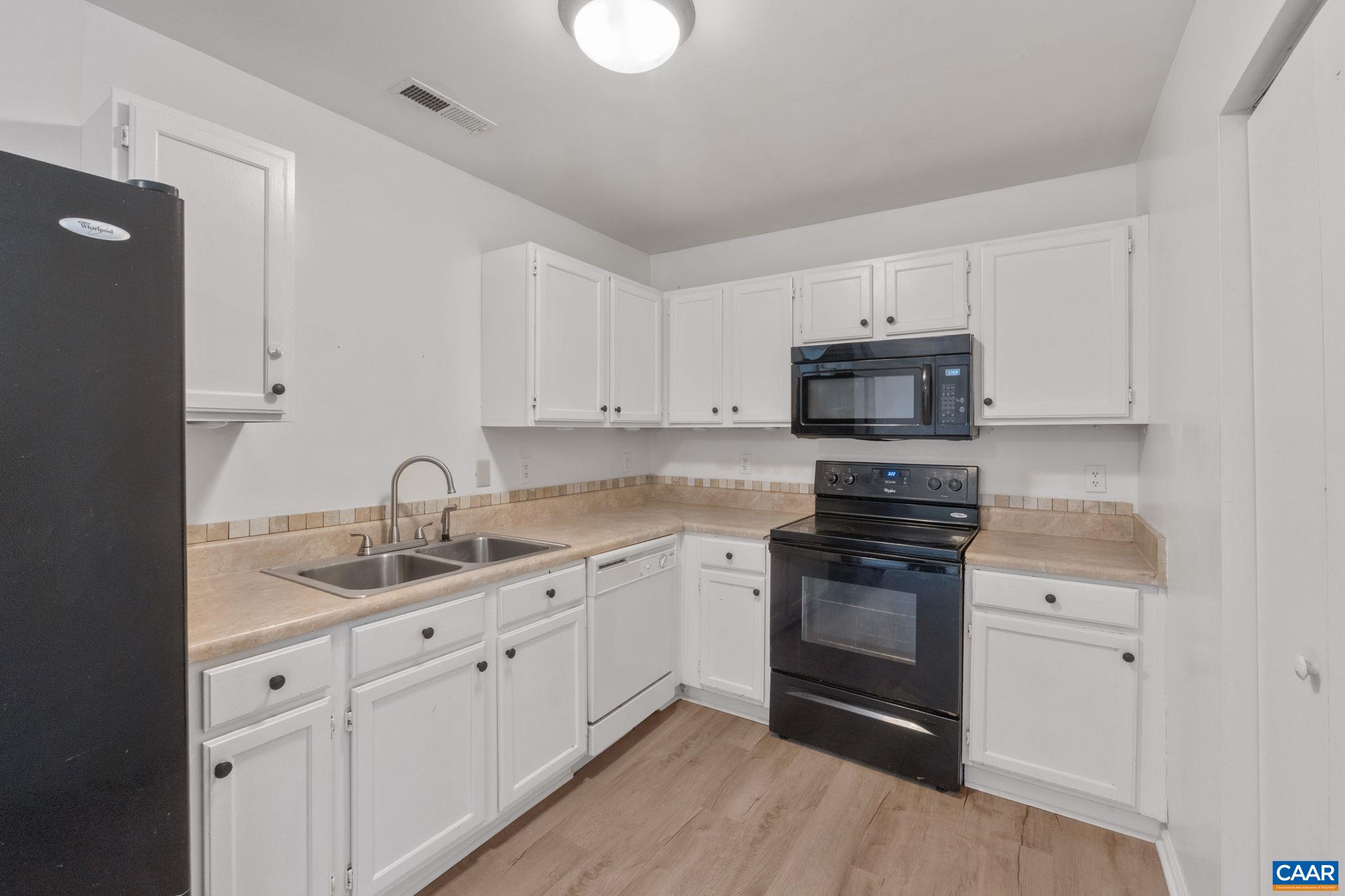 959 Rives Street Charlottesville, VA 22902 - Photo 13 of 32 Gallery Image 13