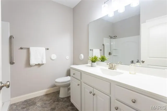 $165,000 | 6401 Brookfield Ct Drive, Unit 102, St. Louis, MO 63129