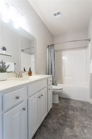 $165,000 | 6401 Brookfield Ct Drive, Unit 102, St. Louis, MO 63129