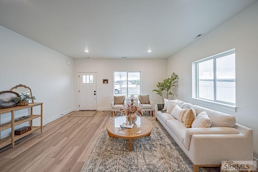 3891 Goldfinch Way Ammon, ID 83406 - Photo 2 of 32