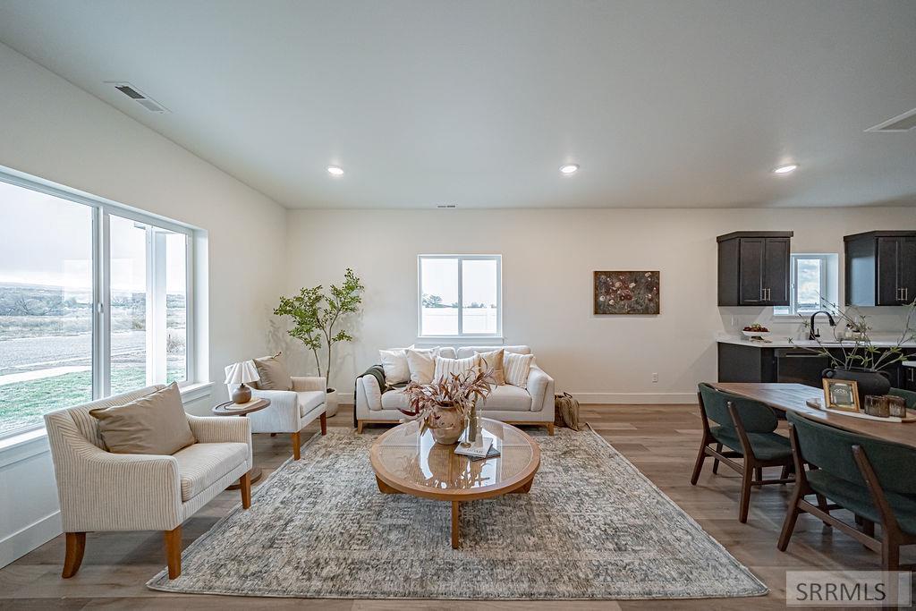 3891 Goldfinch Way Ammon, ID 83406 - Photo 3 of 32