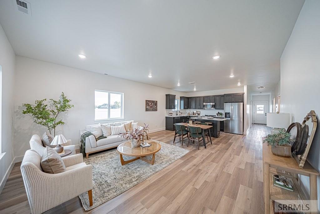 3891 Goldfinch Way Ammon, ID 83406 - Photo 4 of 32