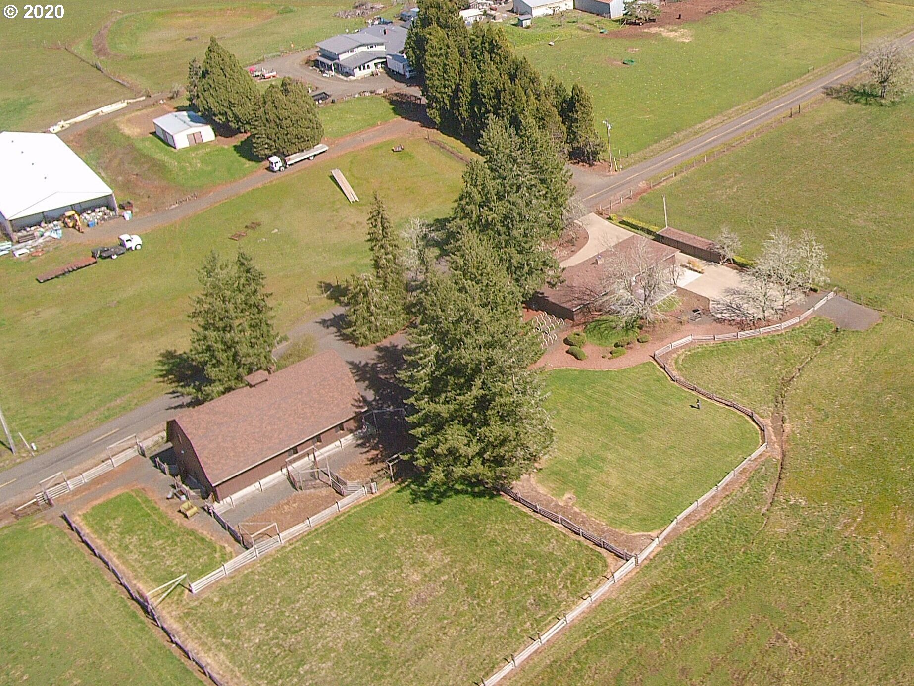 28784 Summerville Road Eugene, OR 97405 - Photo 22 of 26 a view of an ocean from a balcony