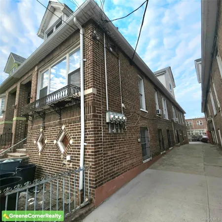 $1,099,999 | 735 East 93rd Street | Canarsie