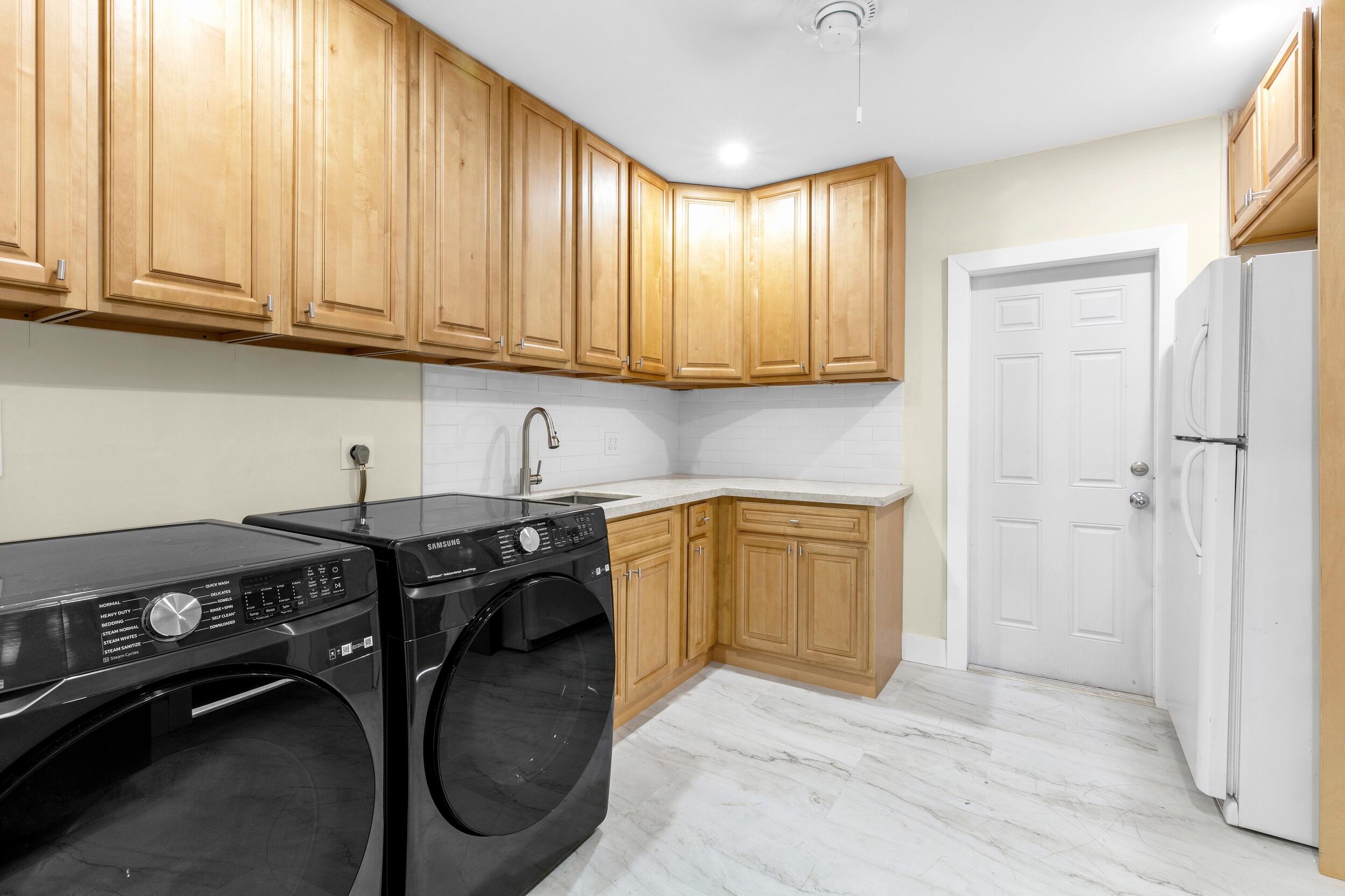 1721 Southwest 10th Street Boca Raton, FL 33486 - Photo 22 of 32 Laundry 1