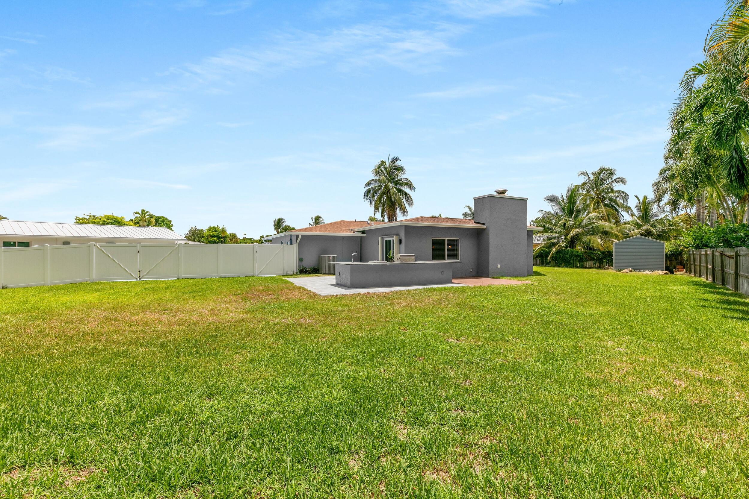 1721 Southwest 10th Street Boca Raton, FL 33486 - Photo 28 of 32 Yard 3