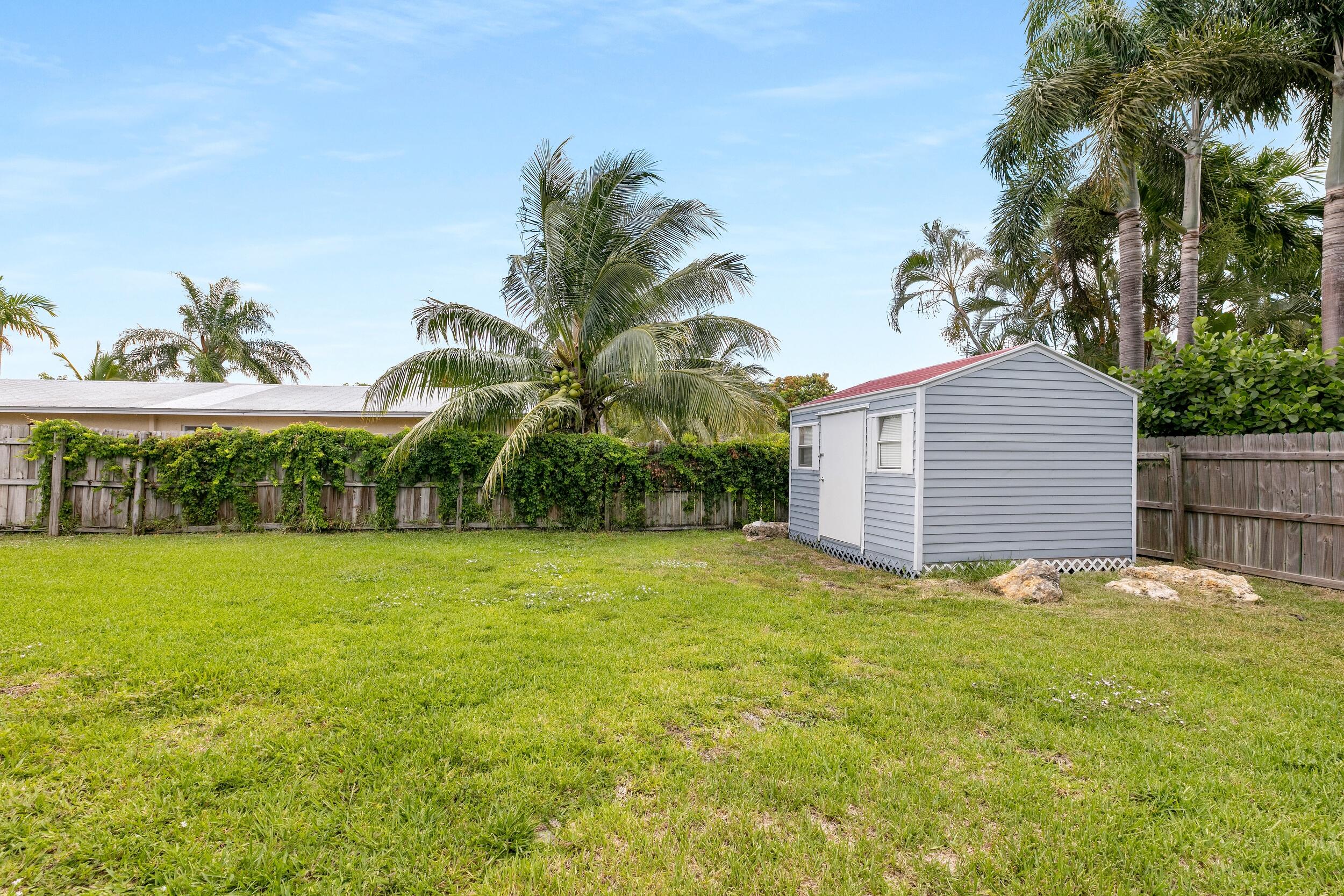 1721 Southwest 10th Street Boca Raton, FL 33486 - Photo 30 of 32 Yard 4