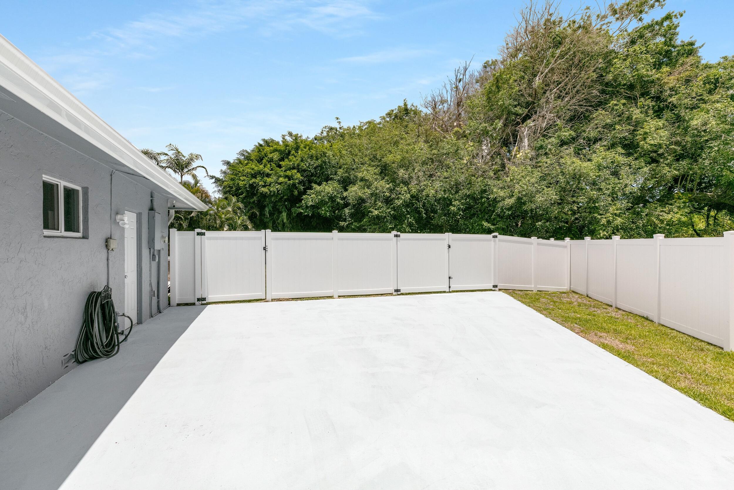 1721 Southwest 10th Street Boca Raton, FL 33486 - Photo 3 of 32 Front 3