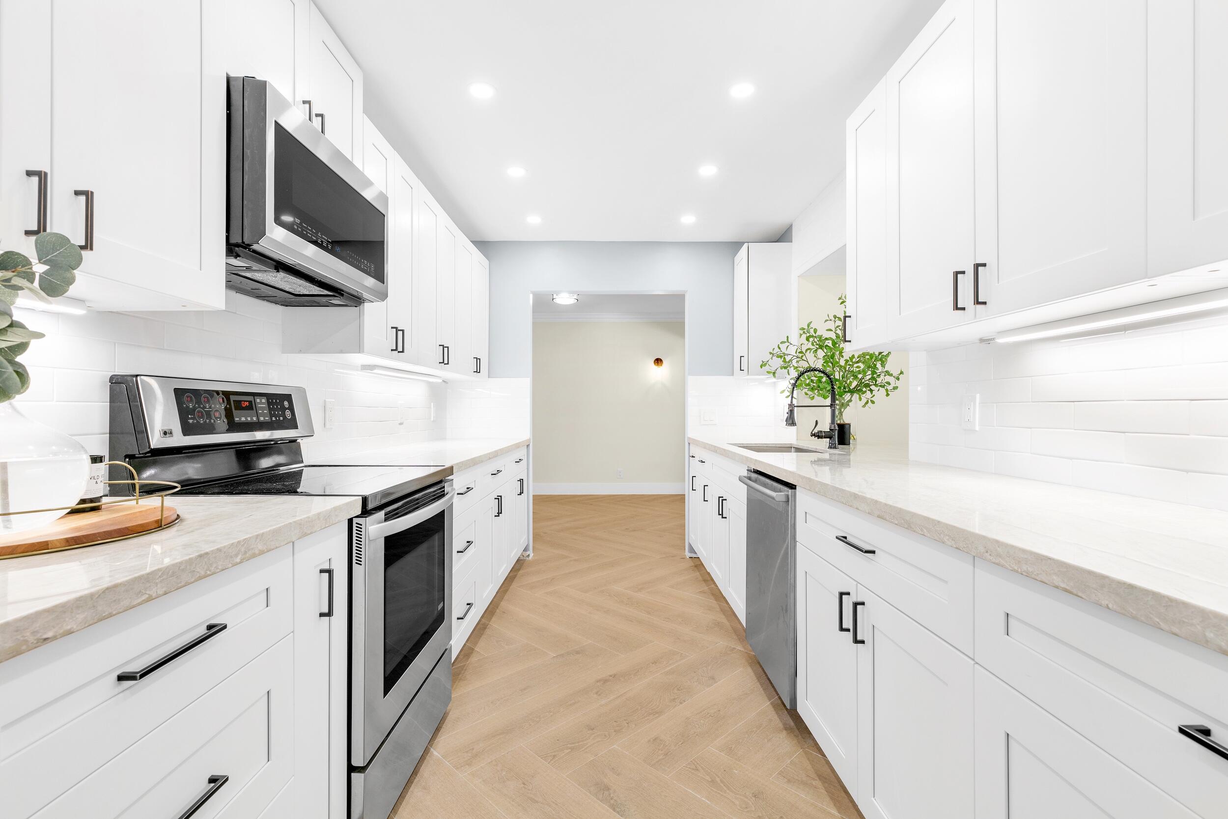 1721 Southwest 10th Street Boca Raton, FL 33486 - Photo 10 of 32 Kitchen 3