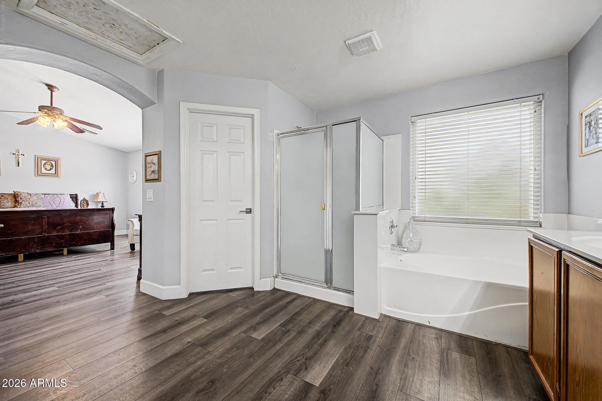 1829 East Beverly Road Phoenix, AZ 85042 - Photo 21 of 48 Primary Suite Bath and Shower