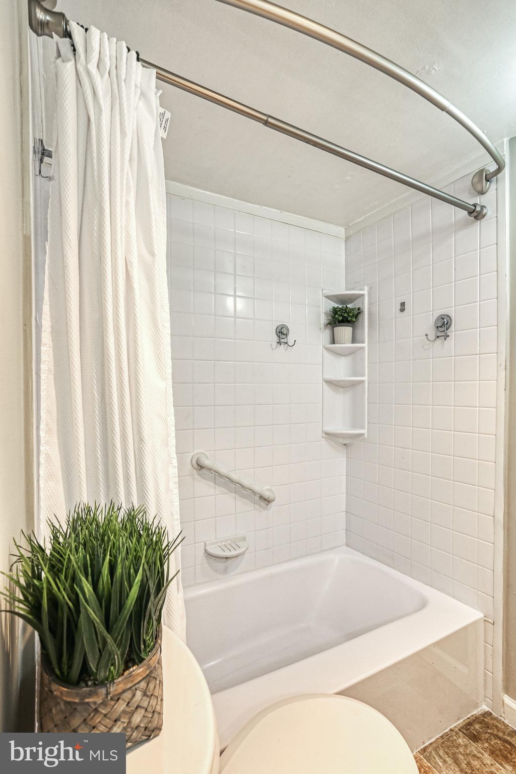 3322 Hewitt Avenue, Unit 72B Silver Spring, MD 20906 - Photo 23 of 29 Tub Shower.