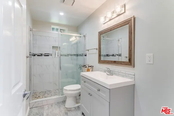 $5,000 | 3860 Cazador Street, Los Angeles, CA 90065