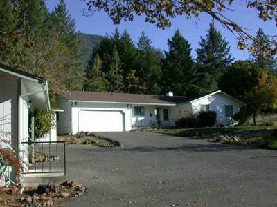 1365 Summit Loop Grants Pass, OR 97527 - Photo 1 of 1 Primary Photo