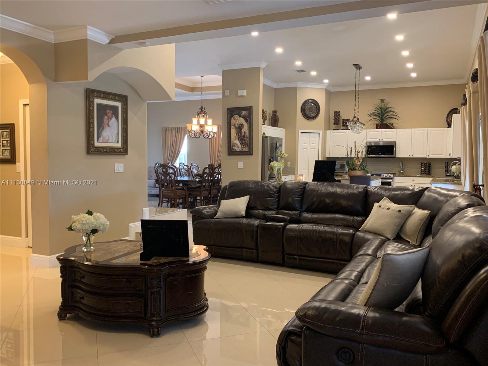 1471 Northeast 40th Road Homestead, FL 33033 - Photo 12 of 39 Gallery Image 12