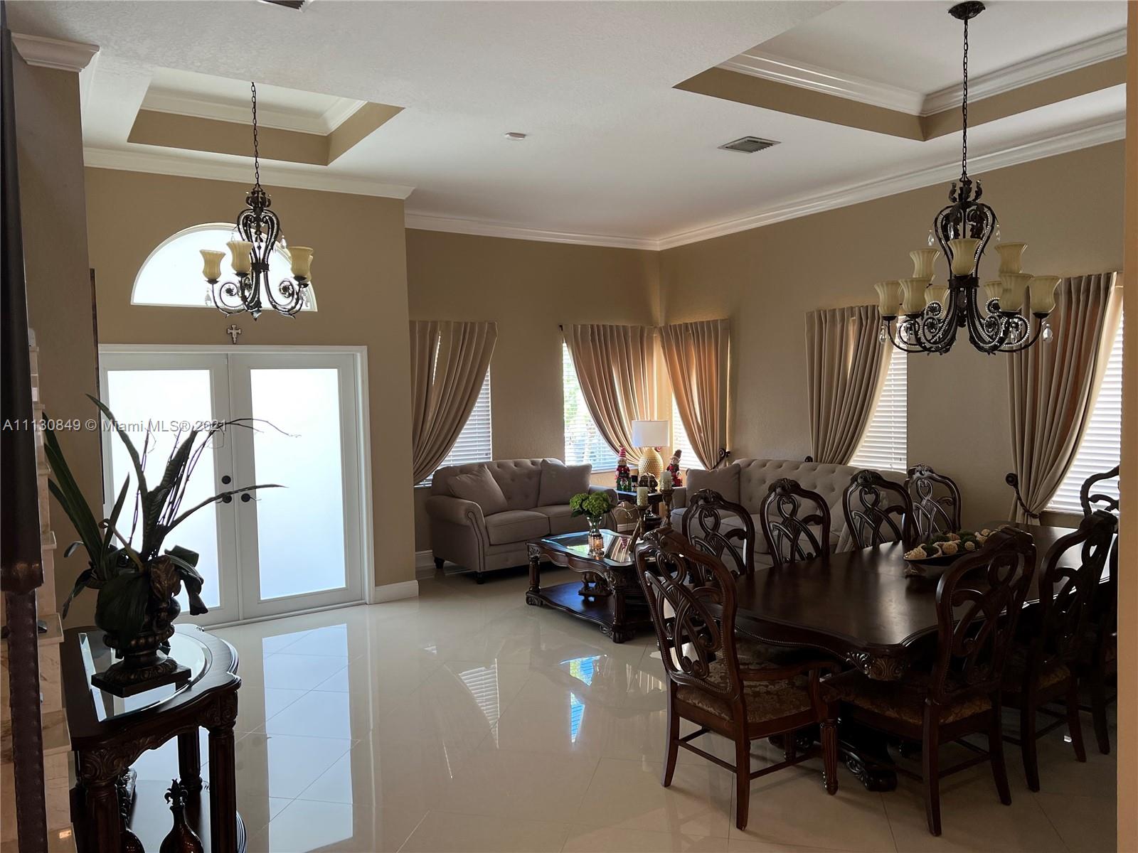 1471 Northeast 40th Road Homestead, FL 33033 - Photo 4 of 39 Gallery Image 4