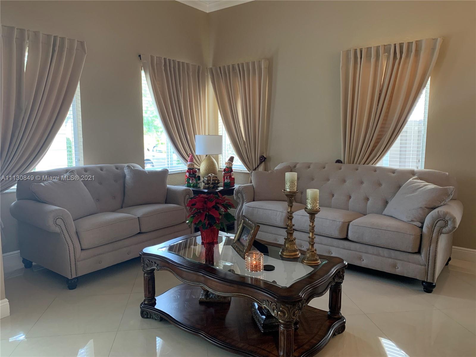 1471 Northeast 40th Road Homestead, FL 33033 - Photo 5 of 39 Gallery Image 5