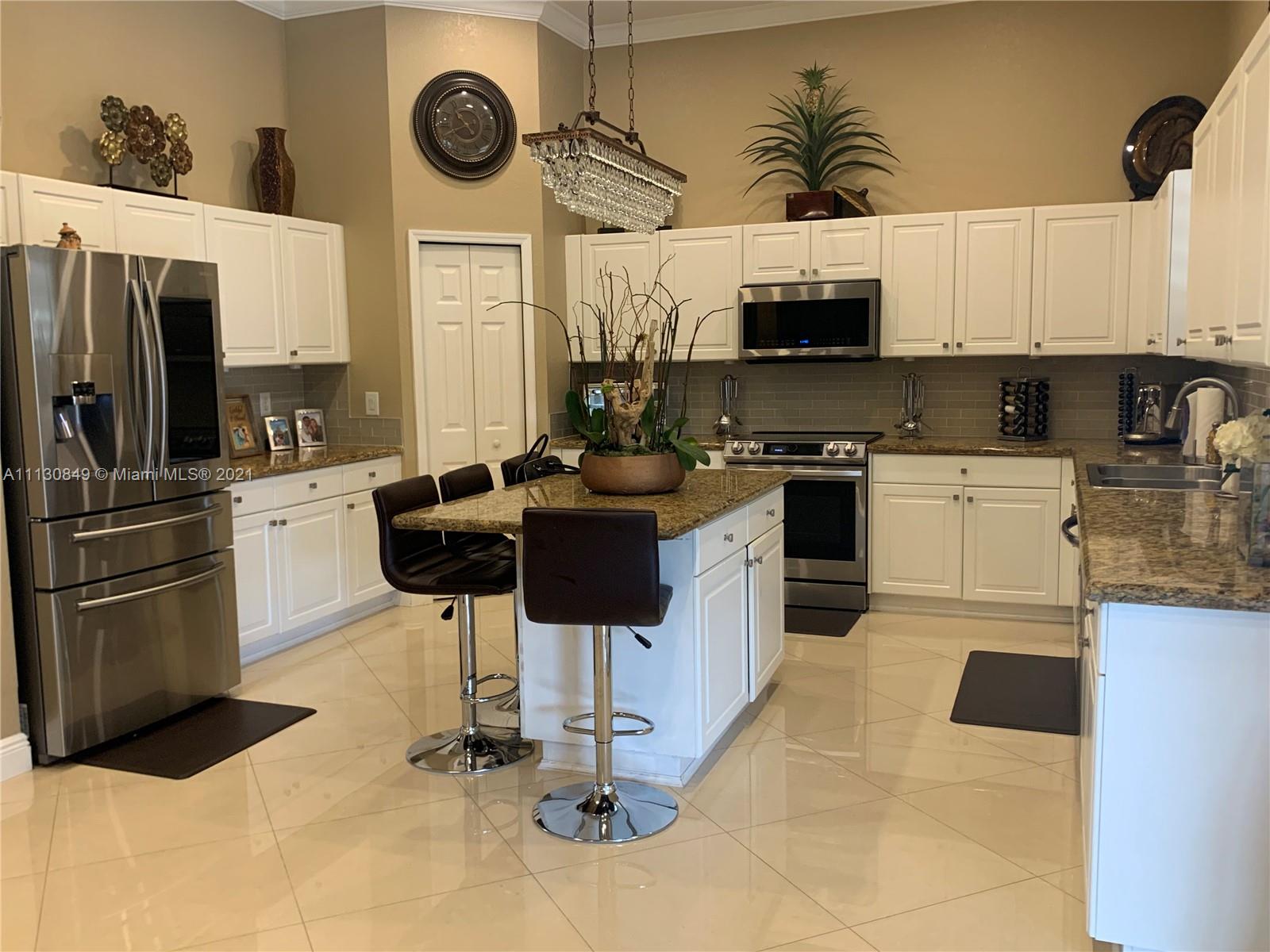 1471 Northeast 40th Road Homestead, FL 33033 - Photo 10 of 39 Gallery Image 10