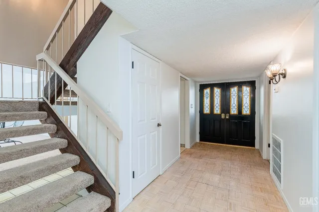 a view of an entryway