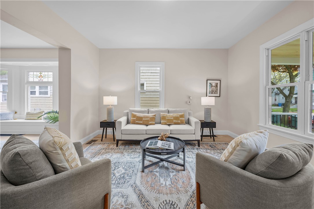 276 Parsells Avenue Rochester, NY 14609 - Photo 4 of 33