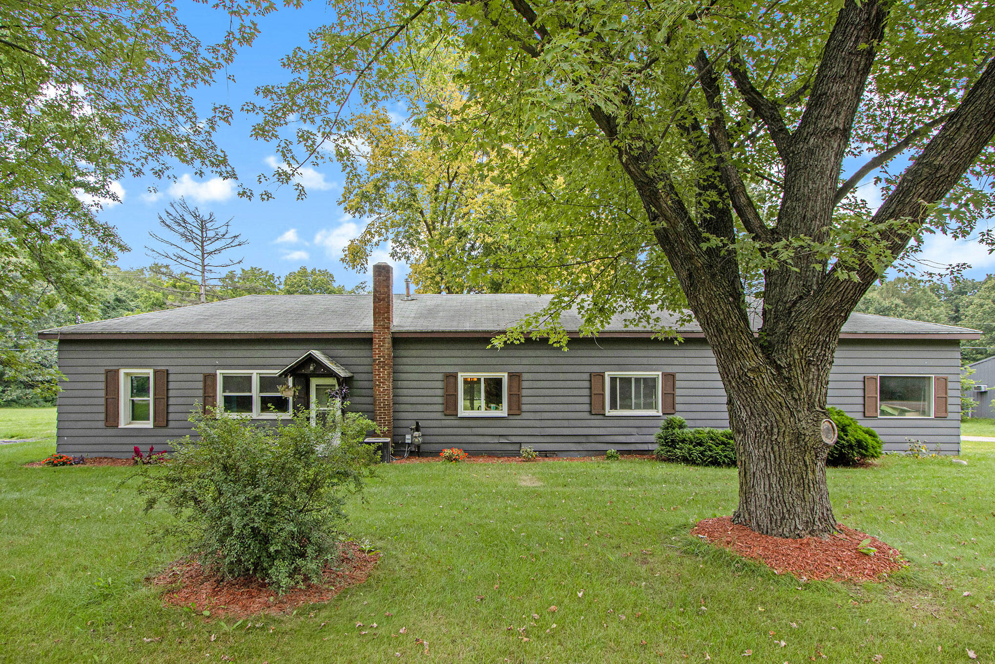 20576 Highway 60 Three Rivers, MI 49093 - Photo 2 of 21 20576M60_33-