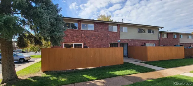 a front view of house with yard