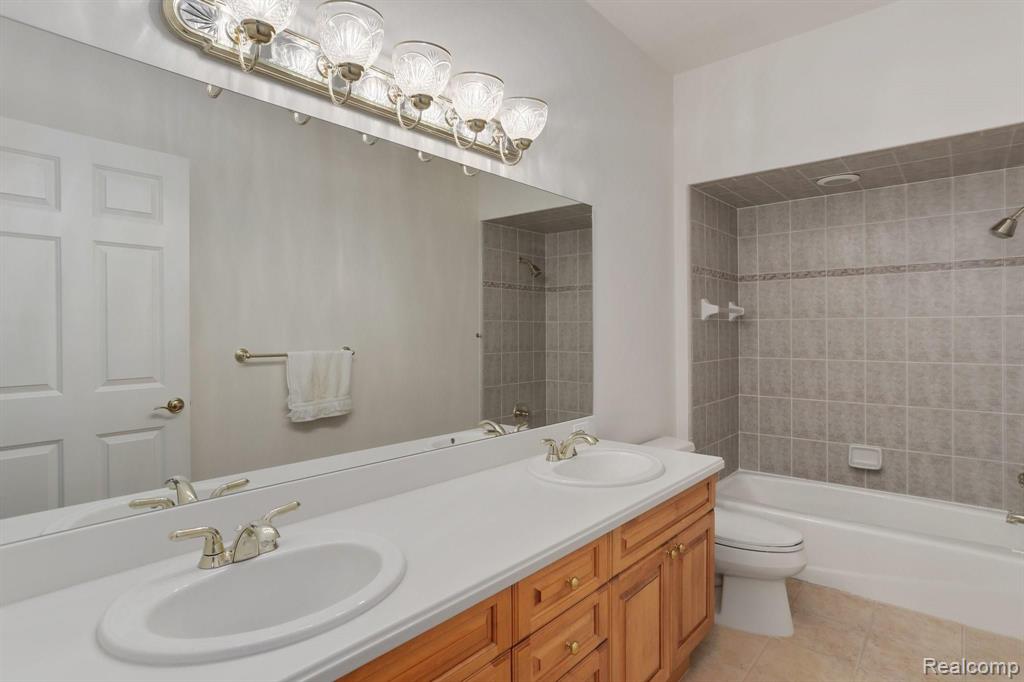 2884 Birnam Court Rochester, MI 48306 - Photo 29 of 37