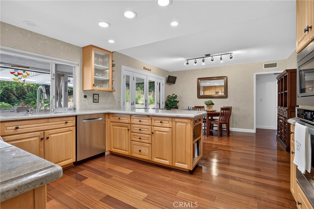 11387 Sinclair Avenue Porter Ranch, CA 91326 - Photo 12 of 42 Gallery Image 12